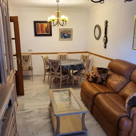 Estepona Piso Centrico Daire *